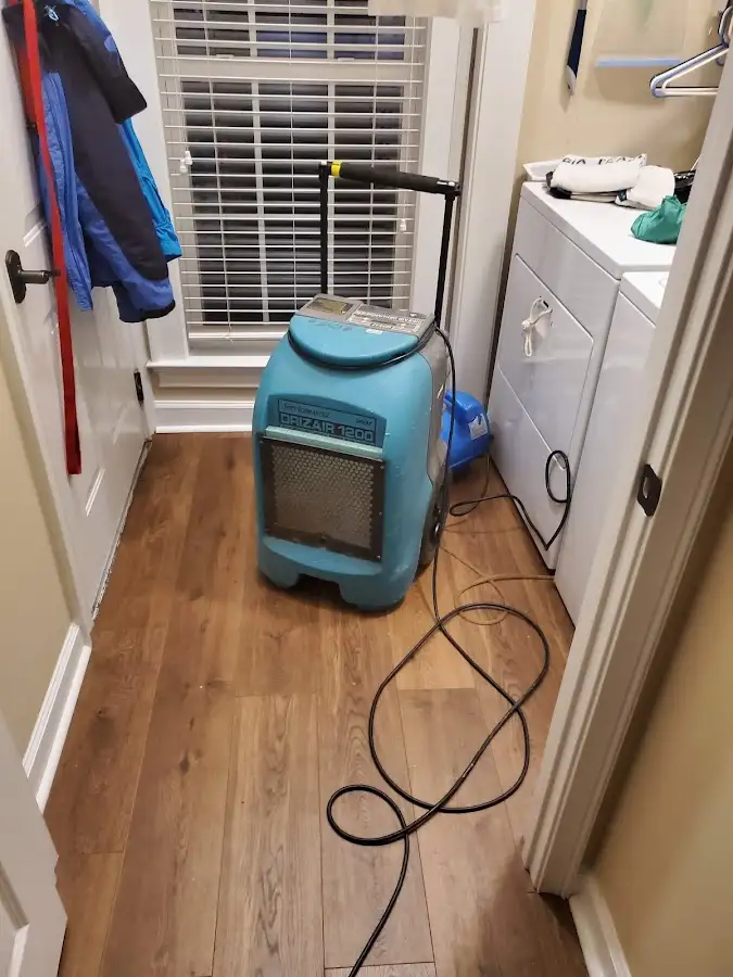 Commercial dehumidifier deployed for Flood Damage Cleanup in Gonzalez